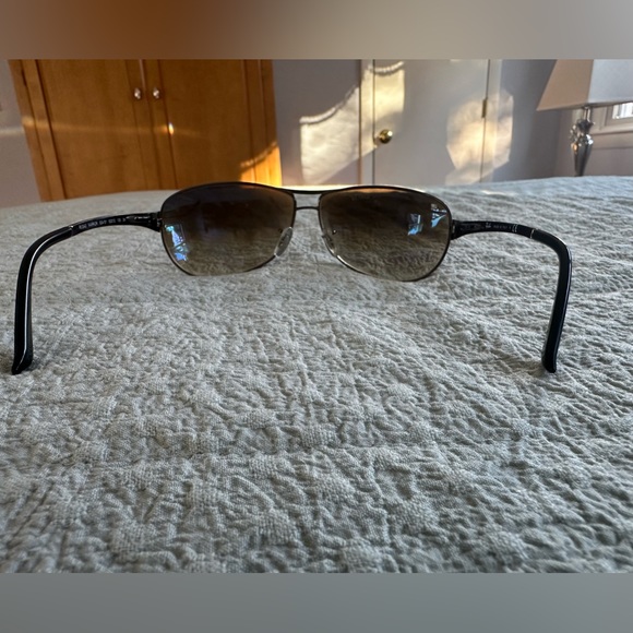 Ray Ban aviator sunglasses with case. main image 2